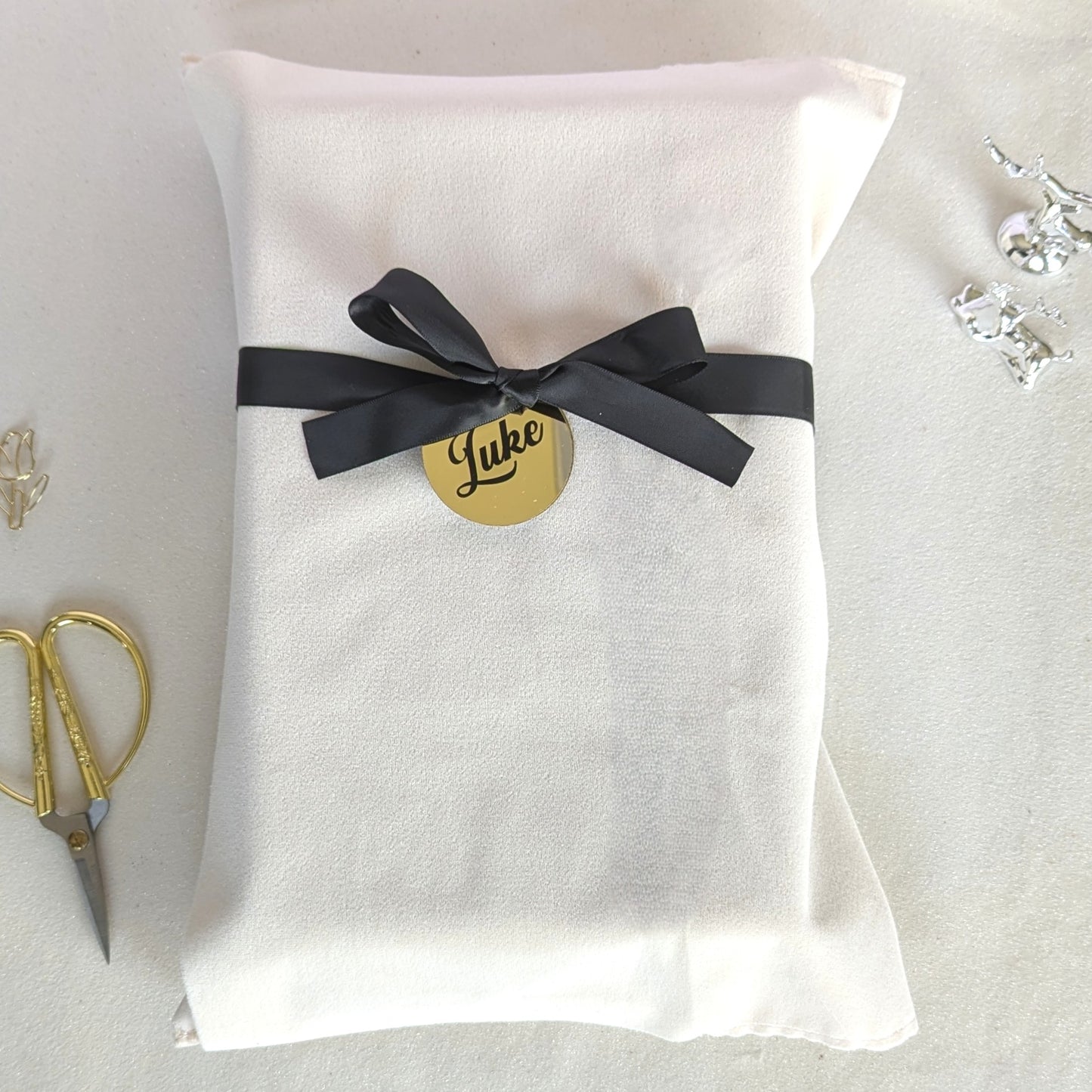 Custom 5cm gold mirror acrylic gift tag with name black writing