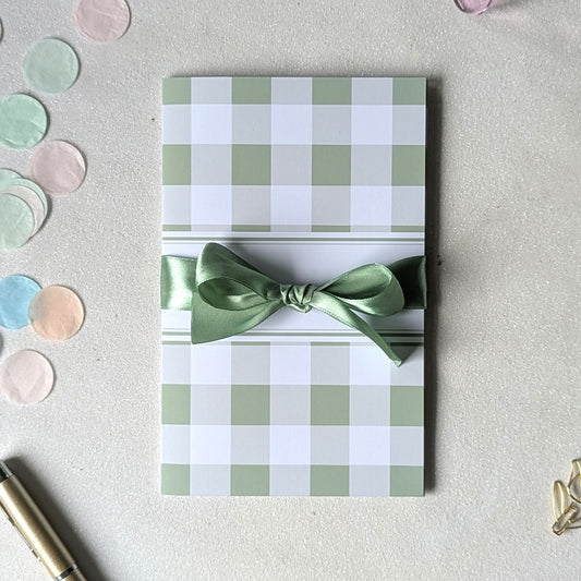 Keepsake baby shower gender neutral green card for giving money or voucher with ribbon